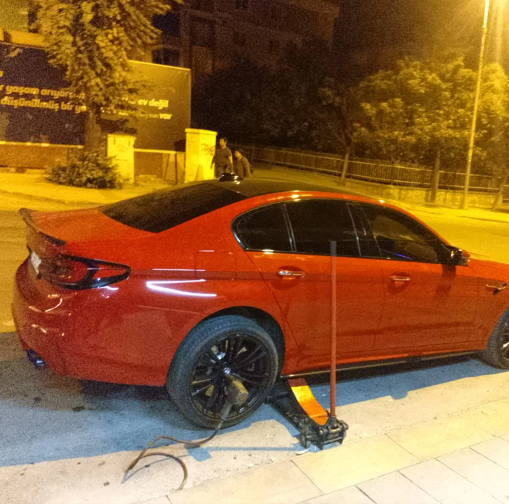 Mobil Lastik Aracı Saha Fotoğrafı 4